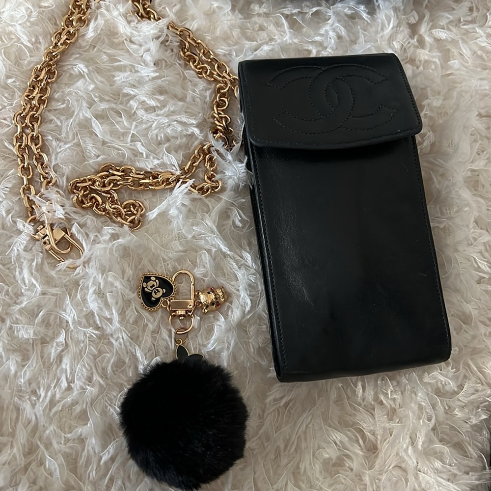 Chanel CC Calfskin Black Leather Multi Pouch - Picture 15 of 16
